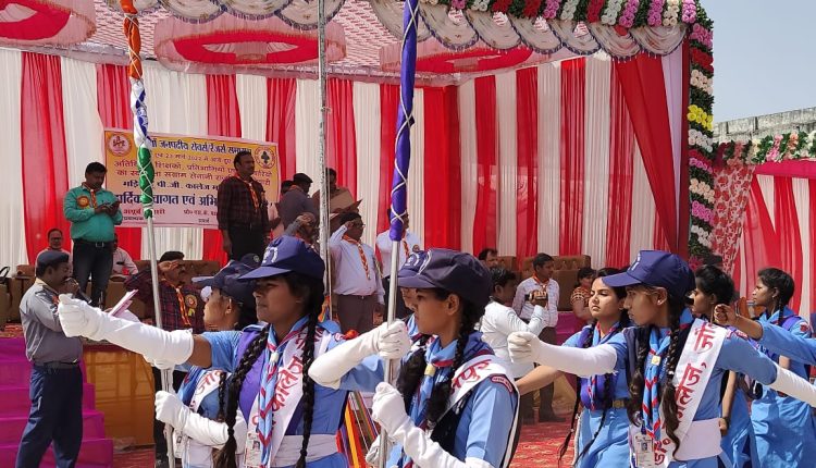 30 वां जनपदीय रोवर्स रेन्जर्स समागम मड़ियाहूं पी.जी.कॉलेज में प्रारंभ