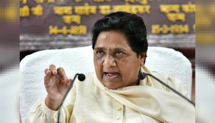 मायावती ने राजस्थान में की राष्ट्रपति शासन की माँग, कहा वहाँ कांग्रेस सरकार कर रही दलितों संग अत्याचार