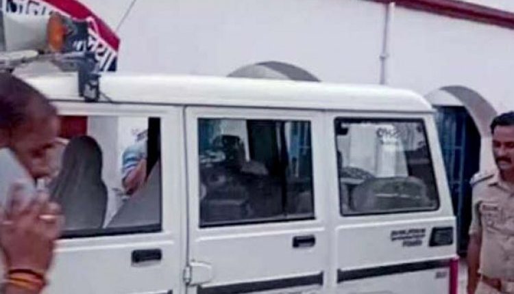 STF की जाँच से हुआ खुलासा, बलिया से लीक हुआ था अंग्रेजी का पेपर, पुलिस ने मास्टरमाइंड समेत 10 को दबोचा